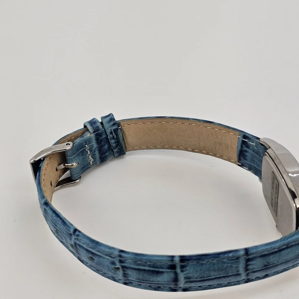 Timex‎ Women's Analog Watch 22MM Gray Dial Blue Leather Bands New Battery